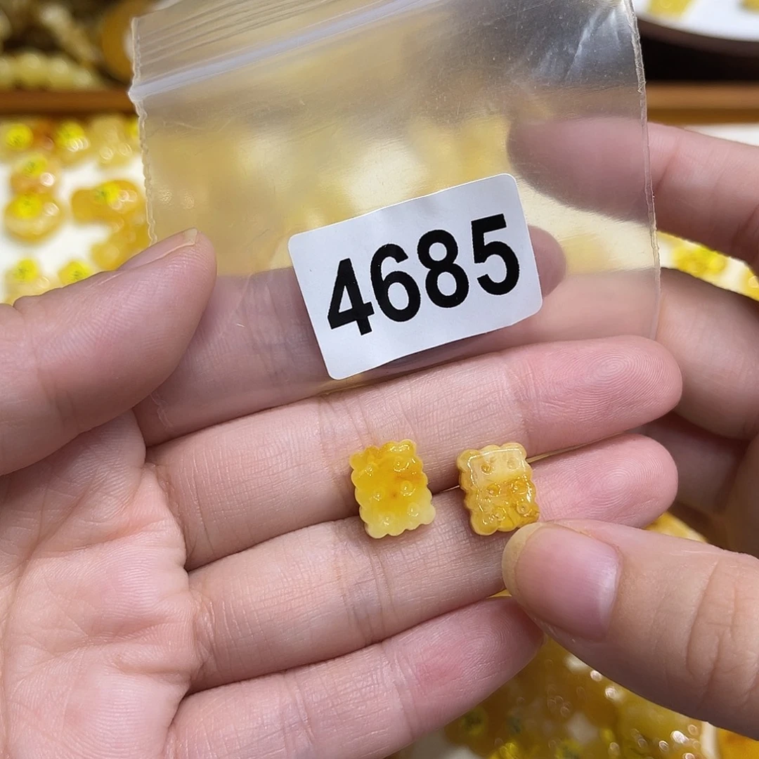 琥珀未镶嵌珠宝奇石