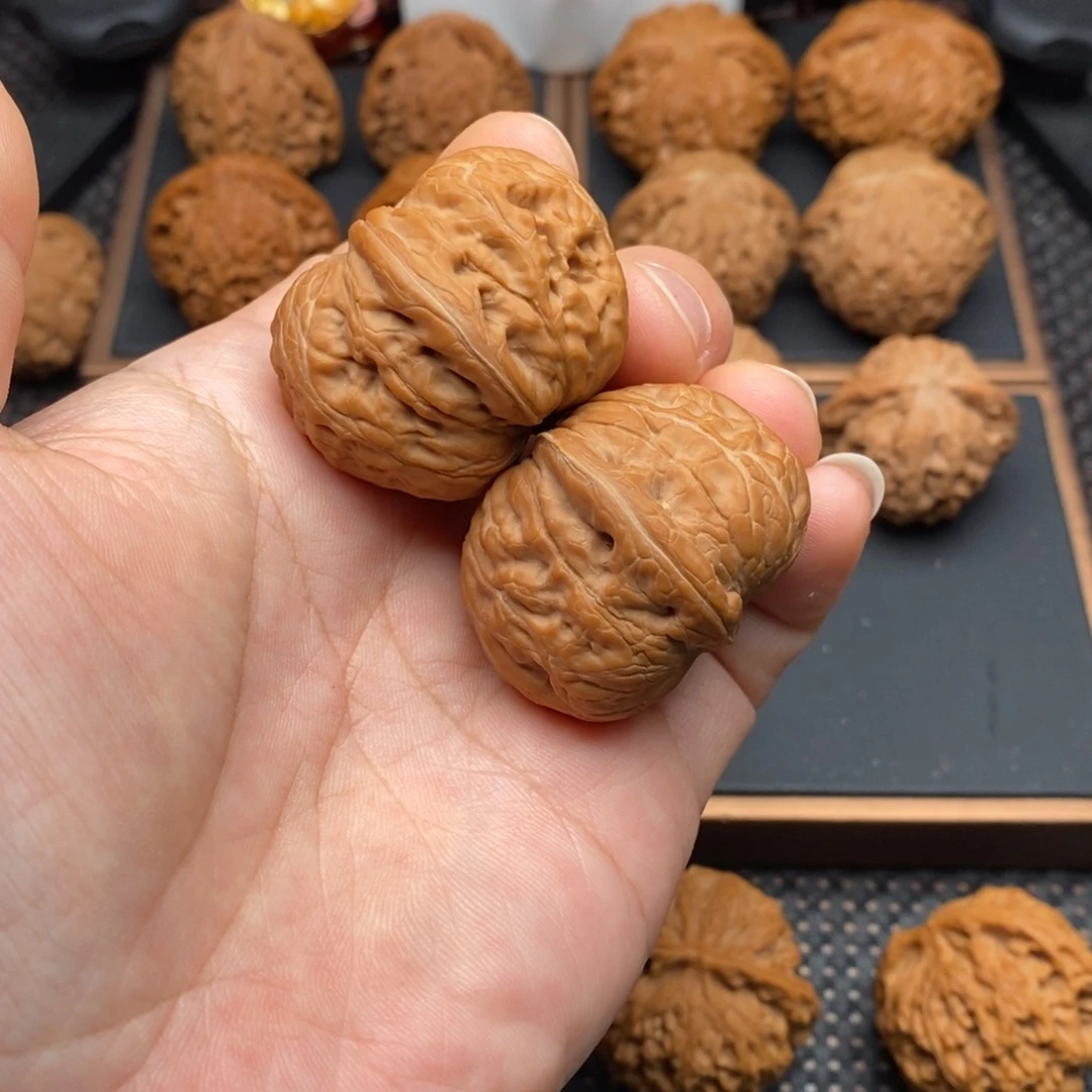 @****文玩核桃把件元宝