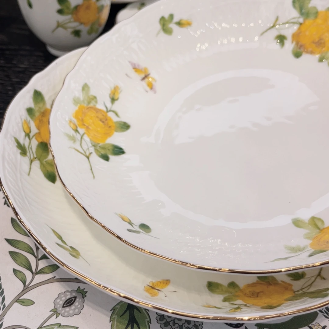 秋***人四个汤菜盘———————