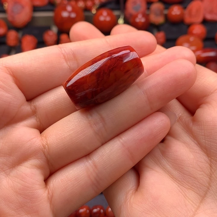 未镶嵌牛血火焰纹桶珠17×30南红玛瑙