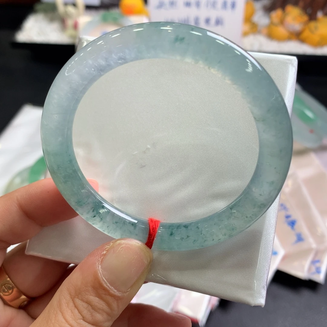 翡翠未镶嵌手镯53.3圆条，无纹裂