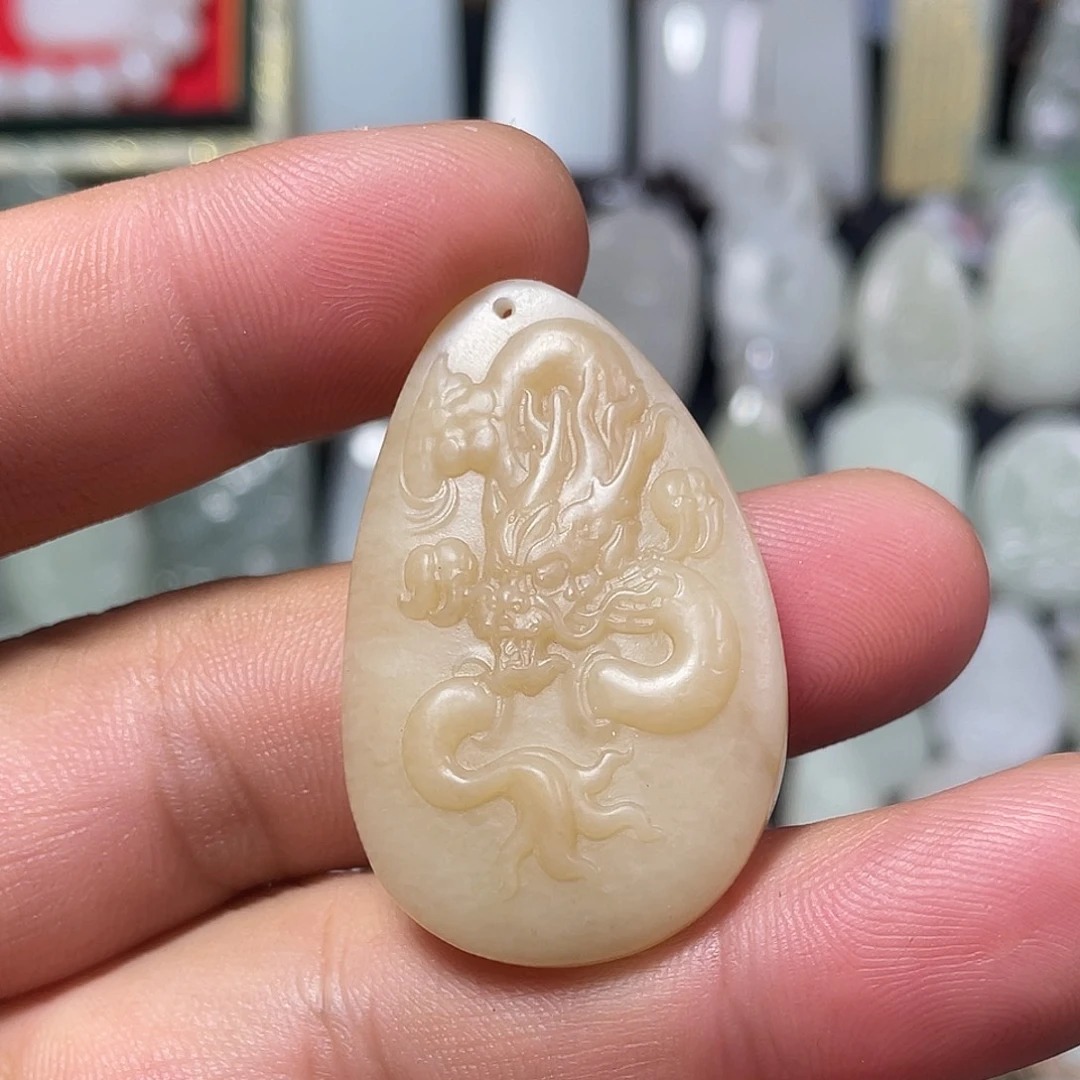 和田玉未镶嵌颈饰吊坠