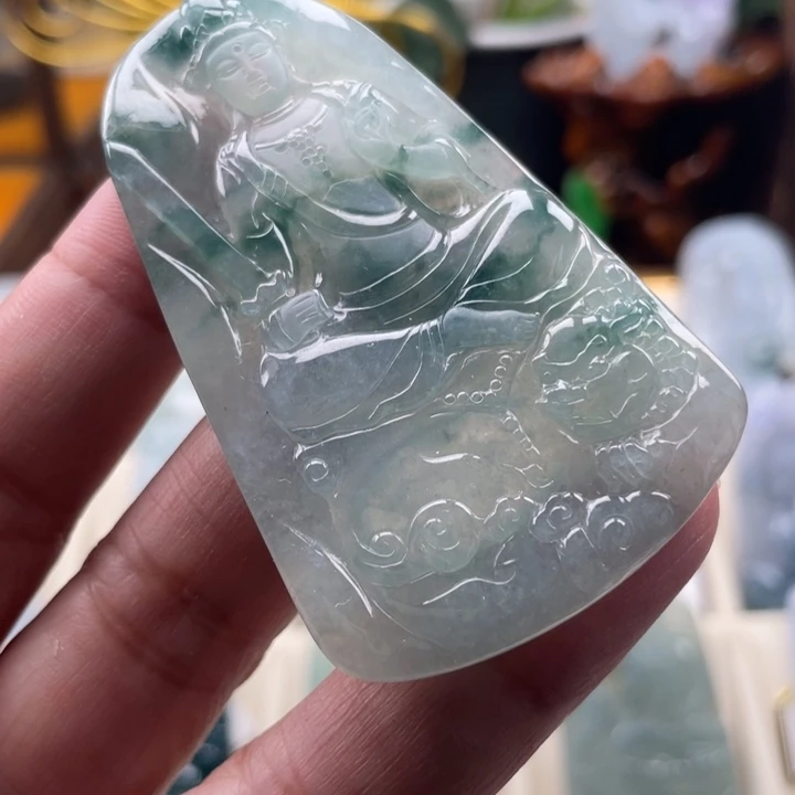 翡翠未镶嵌颈饰玉