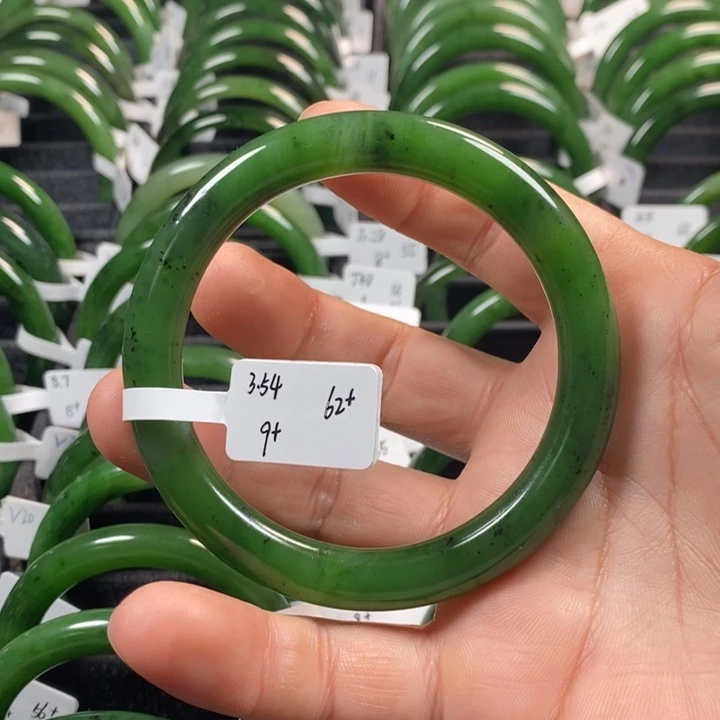 和田玉（碧玉）手镯未镶嵌62+