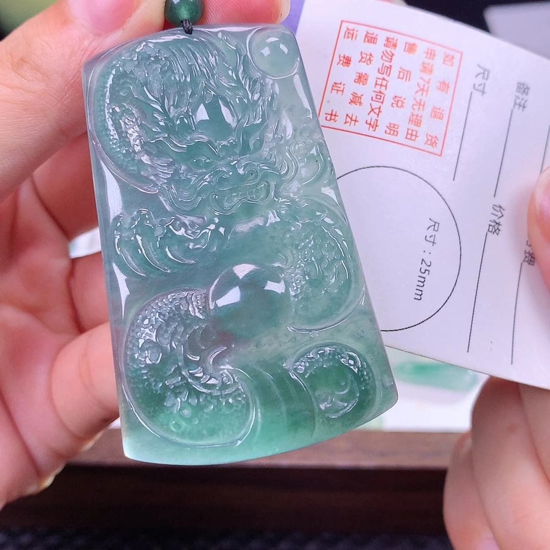 颈饰18K金镶嵌翡翠翡翠