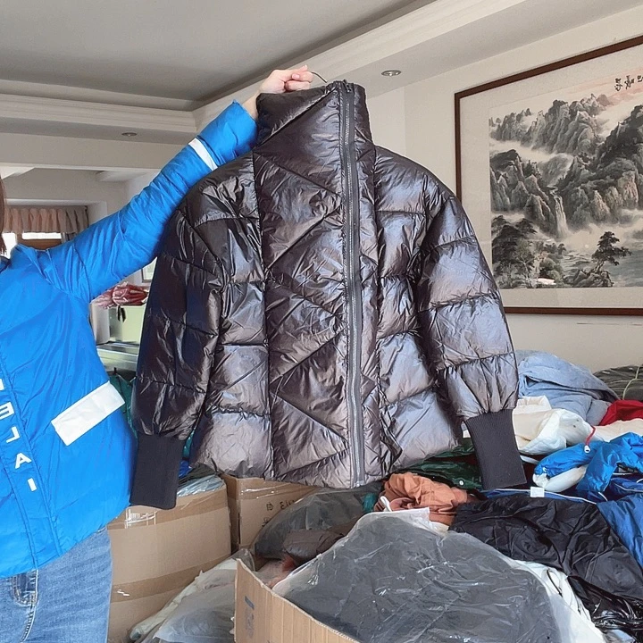 17 黑色格子羽绒服 120以下