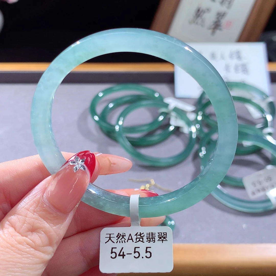 翡翠手镯（圆镯）未镶嵌