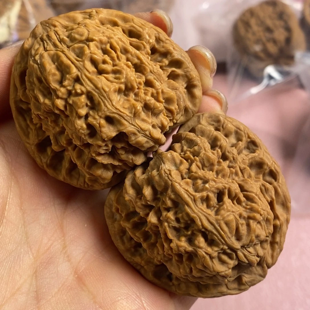 吊坠文玩核桃44南疆石黄388