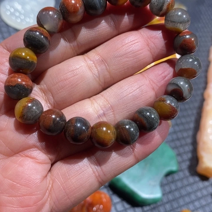 石英质玉（黄龙玉）未镶嵌颈饰