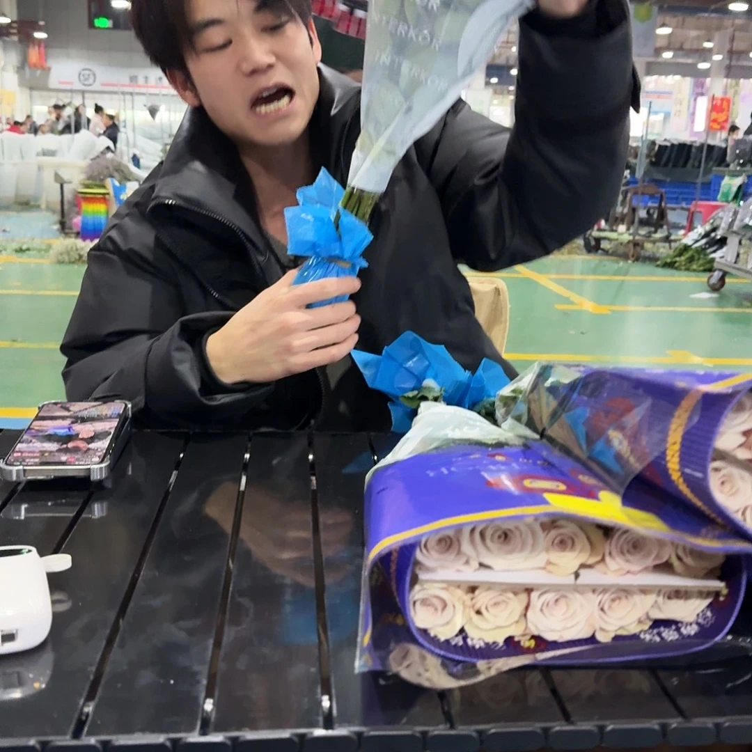 蔷品稀有银沙单头玫瑰10支