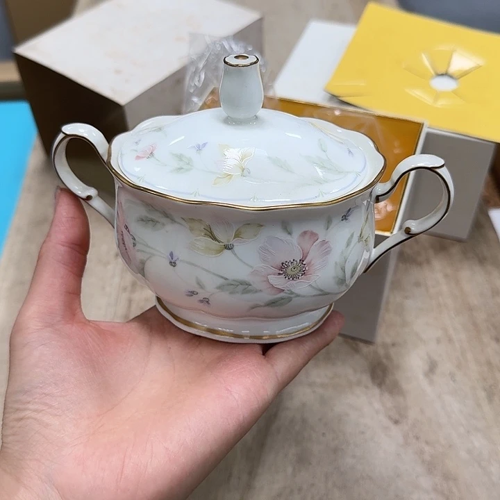瓷片噗哈哈哈哈哈哈哈哈哈我