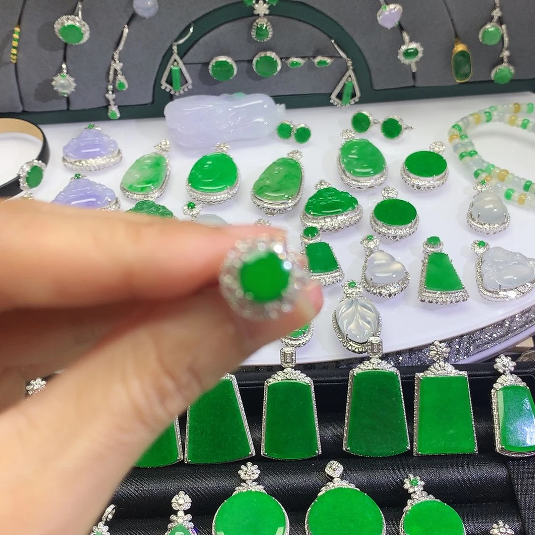 18K金镶嵌戒指翡翠R****3戒指