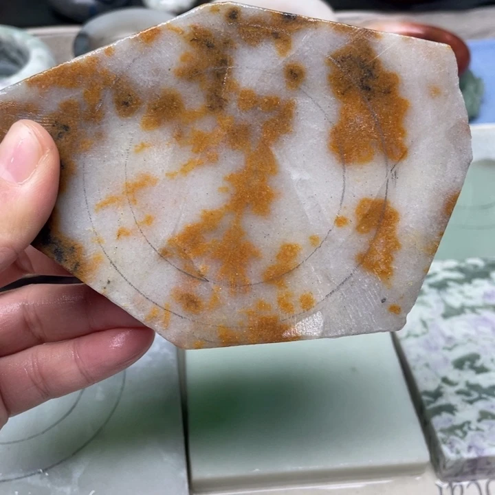 石英质玉未镶嵌珠宝半成品黄金草