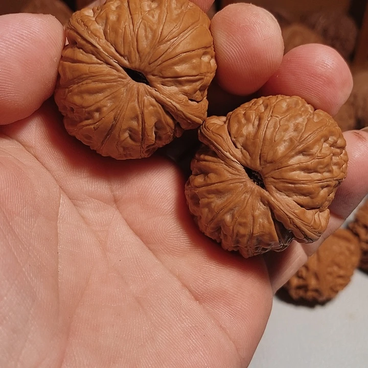 【闪购商品】文玩核桃吊坠恋**风元宝