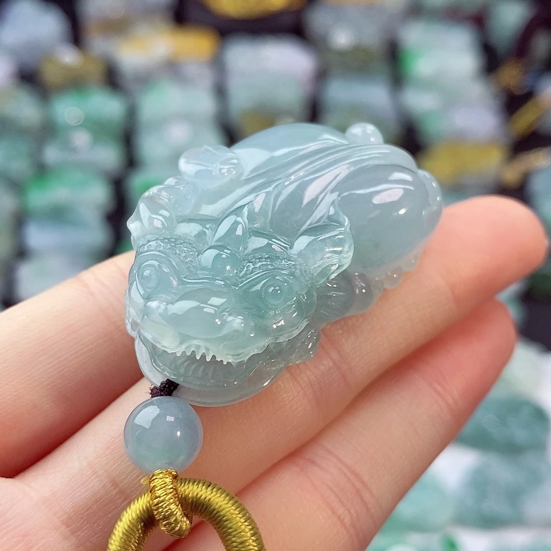 颈饰未镶嵌翡翠天然
