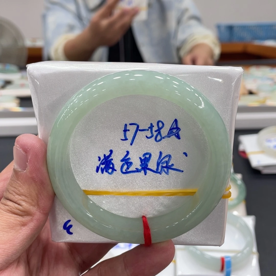翡翠未镶嵌手镯缅甸翡翠