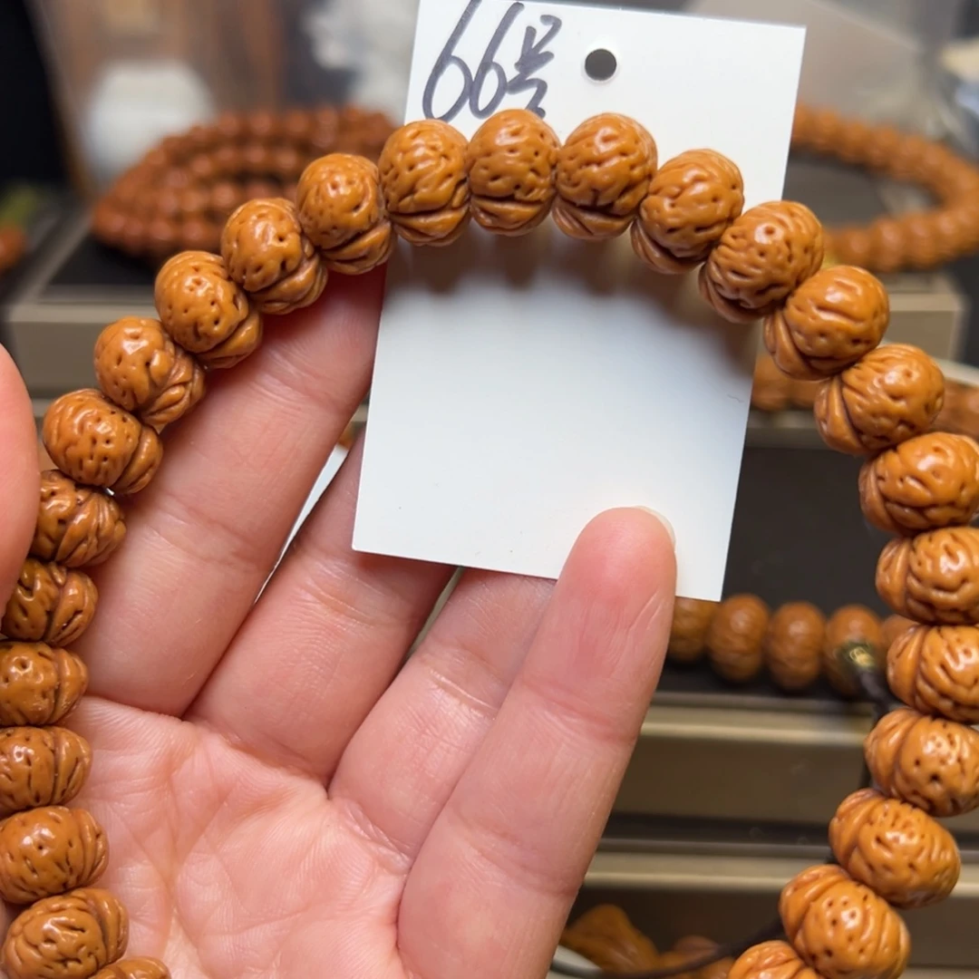 大***房桃核吊坠秦岭龙纹桃核13蟠桃手持