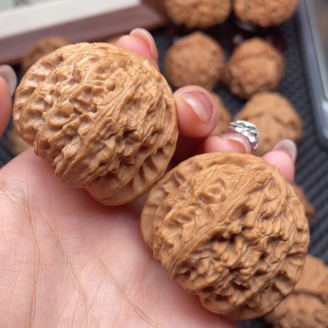 文玩核桃吊坠全品球白42