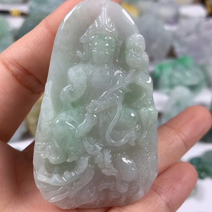 翡翠未镶嵌颈饰观音福利