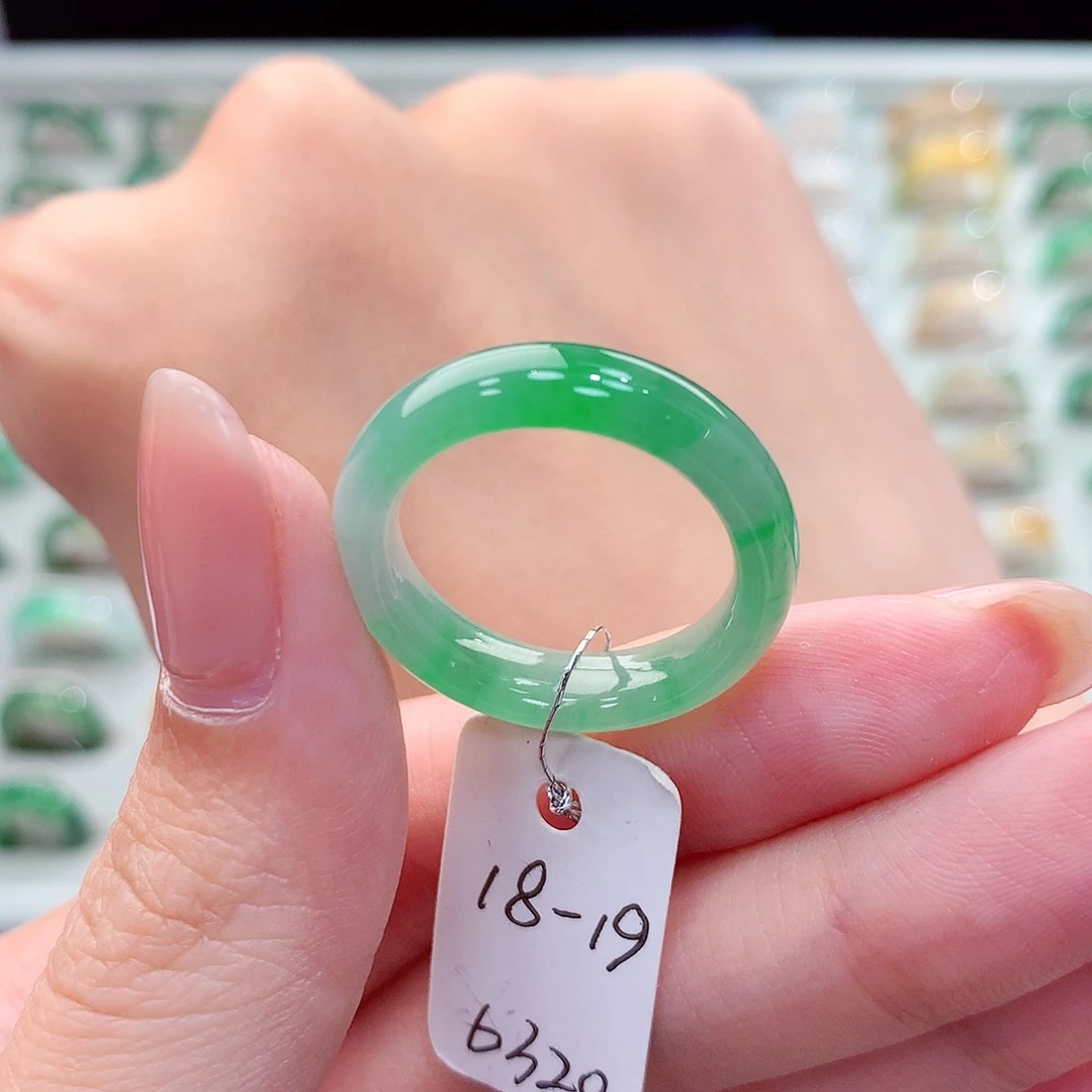 翡翠戒指未镶嵌18.19号