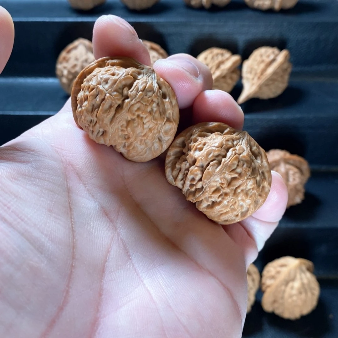 桃核把件原生态山地巨鹿37