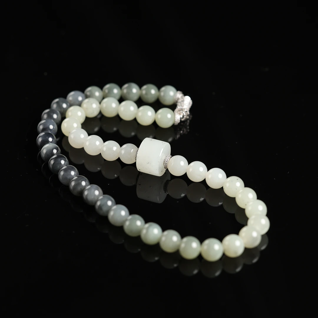 本真 |“艺文”严选精品和田玉高色青花点墨10mm项链多样性发其一