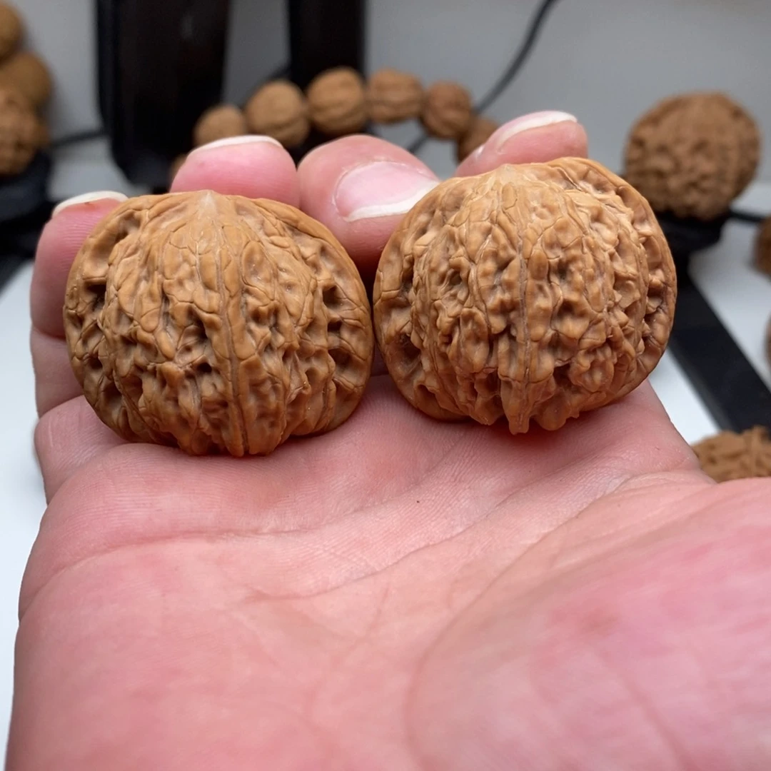 文玩核桃吊坠山地磨盘41+