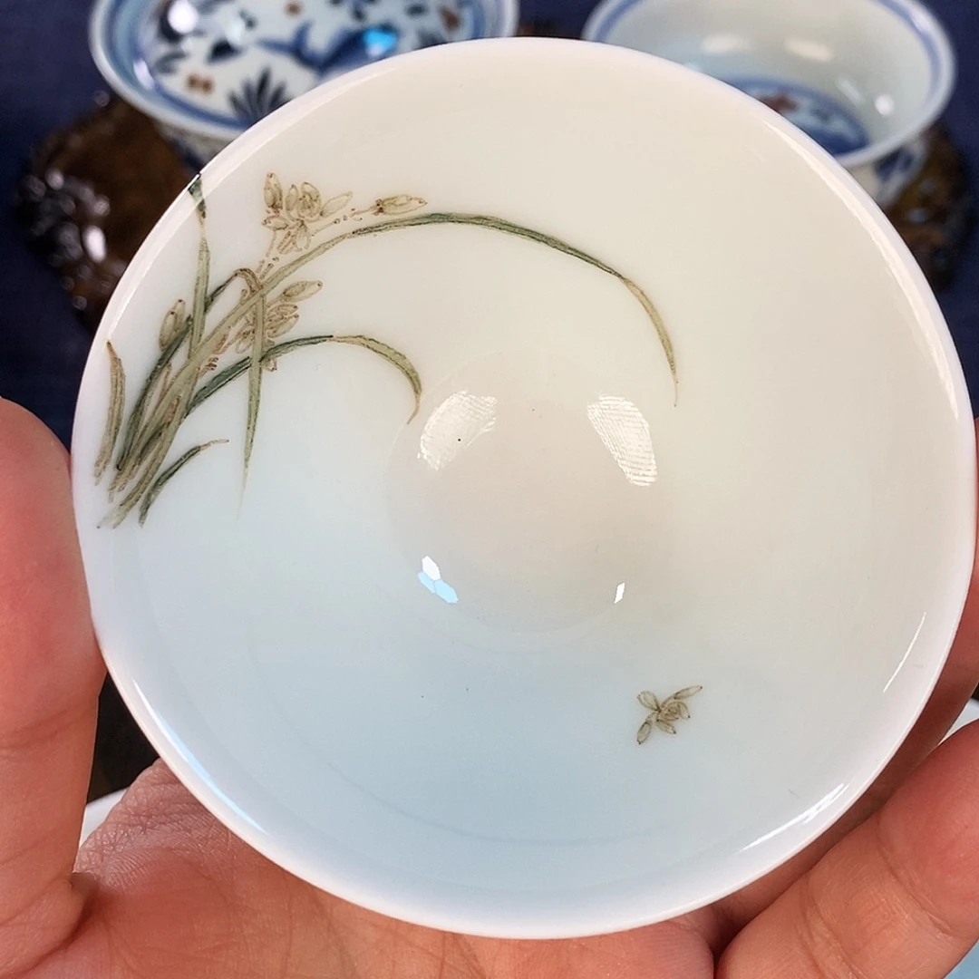 戏墨兰花纹斗笠杯