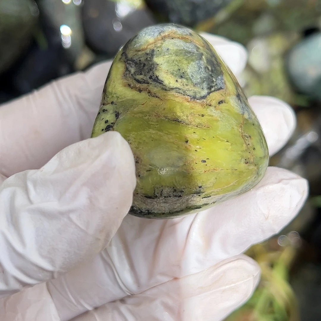 蛇纹石玉未镶嵌珠宝奇石清*