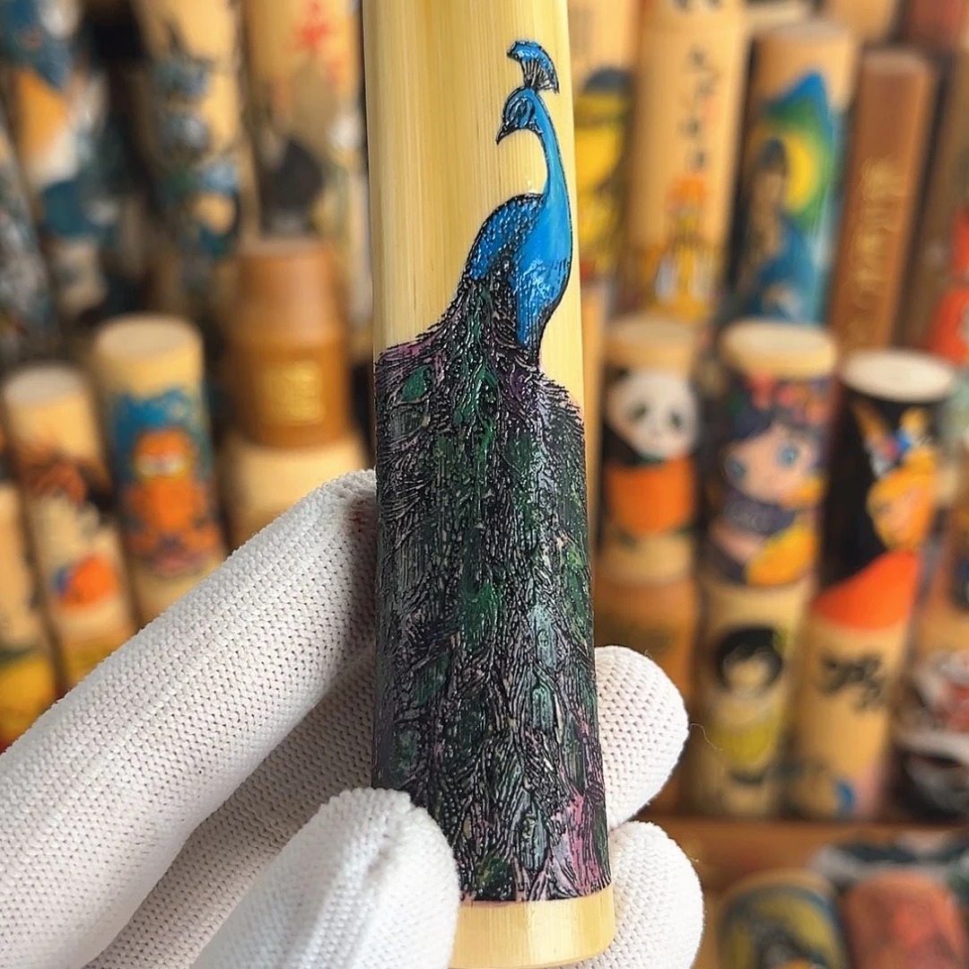 孔雀手工彩绘实心竹