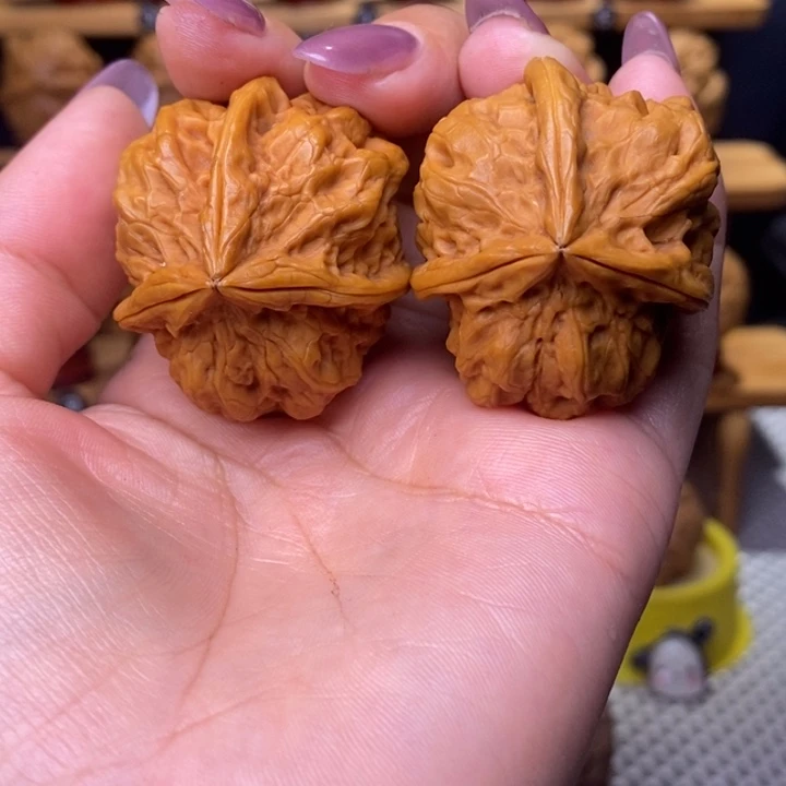 文玩核桃把件花千骨三棱39