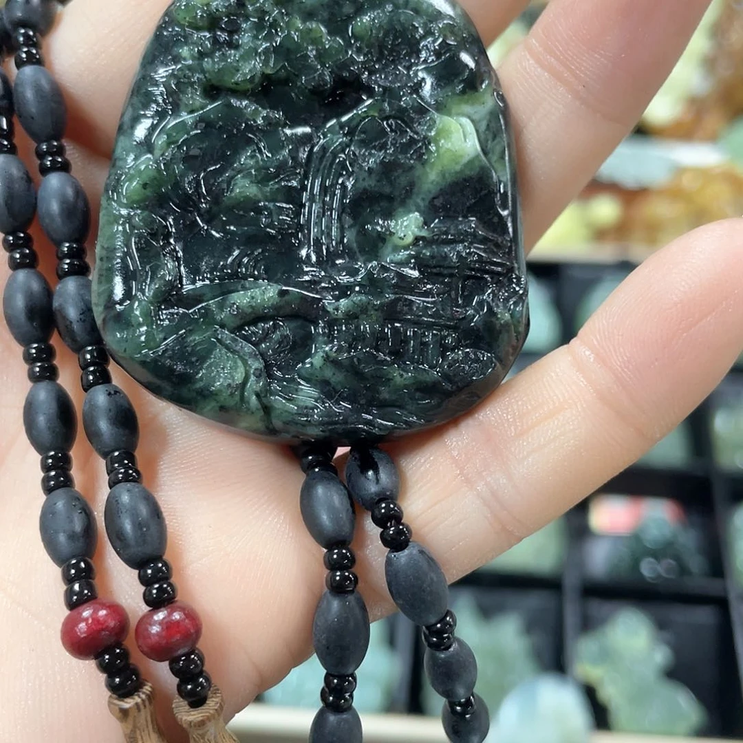 蛇纹石玉颈饰未镶嵌