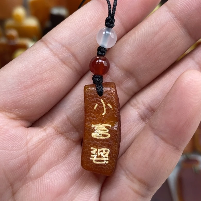 【闪购商品】琥珀颈饰未镶嵌