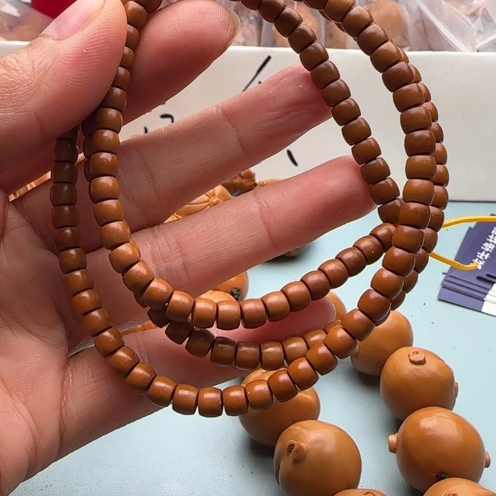 橄榄核手串雕刻工艺