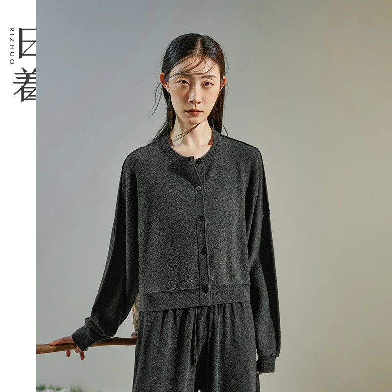 日着侠一匹风羊绒开衫女2025秋季新款短款针织上衣女RD3184M0