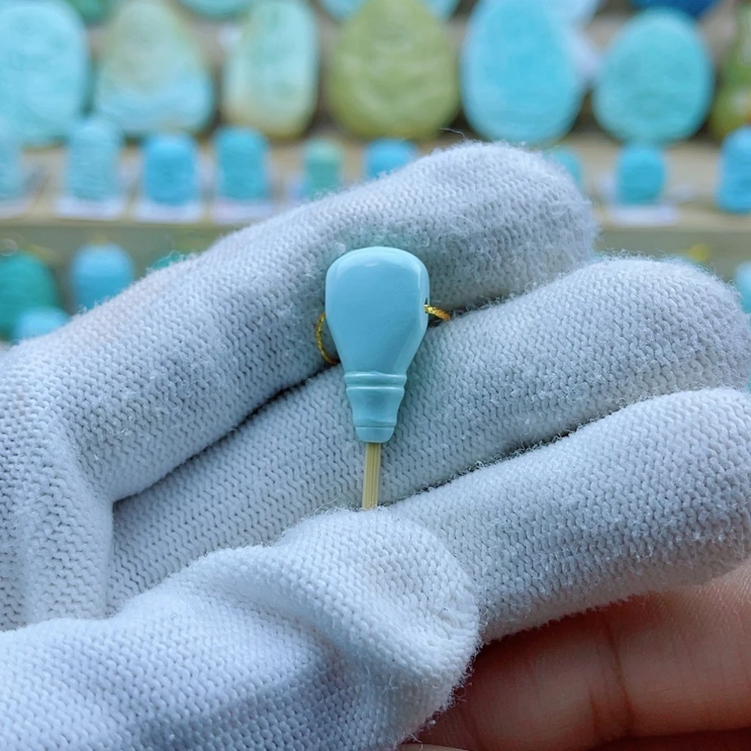 绿松石未镶嵌珠宝奇石