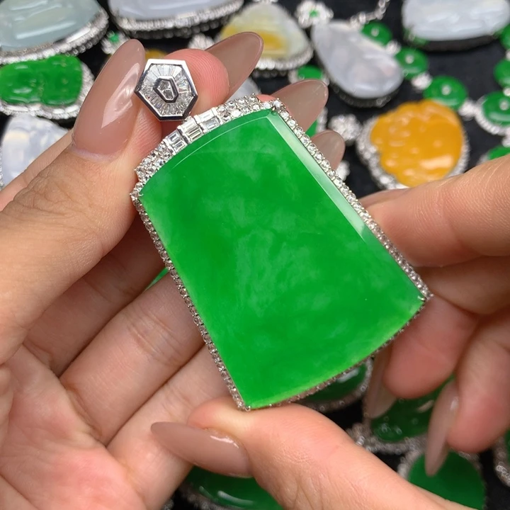 晚***～翡翠18K金镶嵌吊坠(不含链)