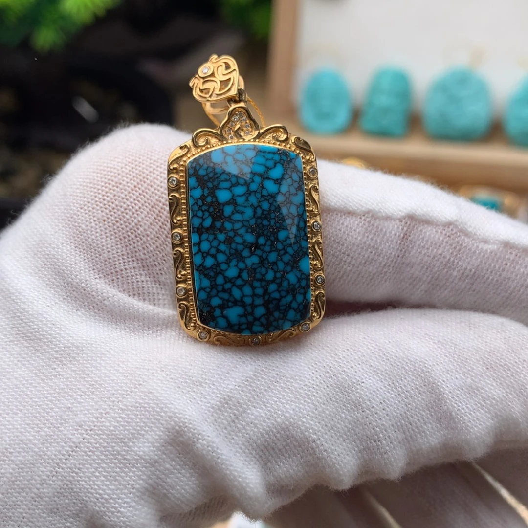 绿松石珠宝奇石18K金镶嵌