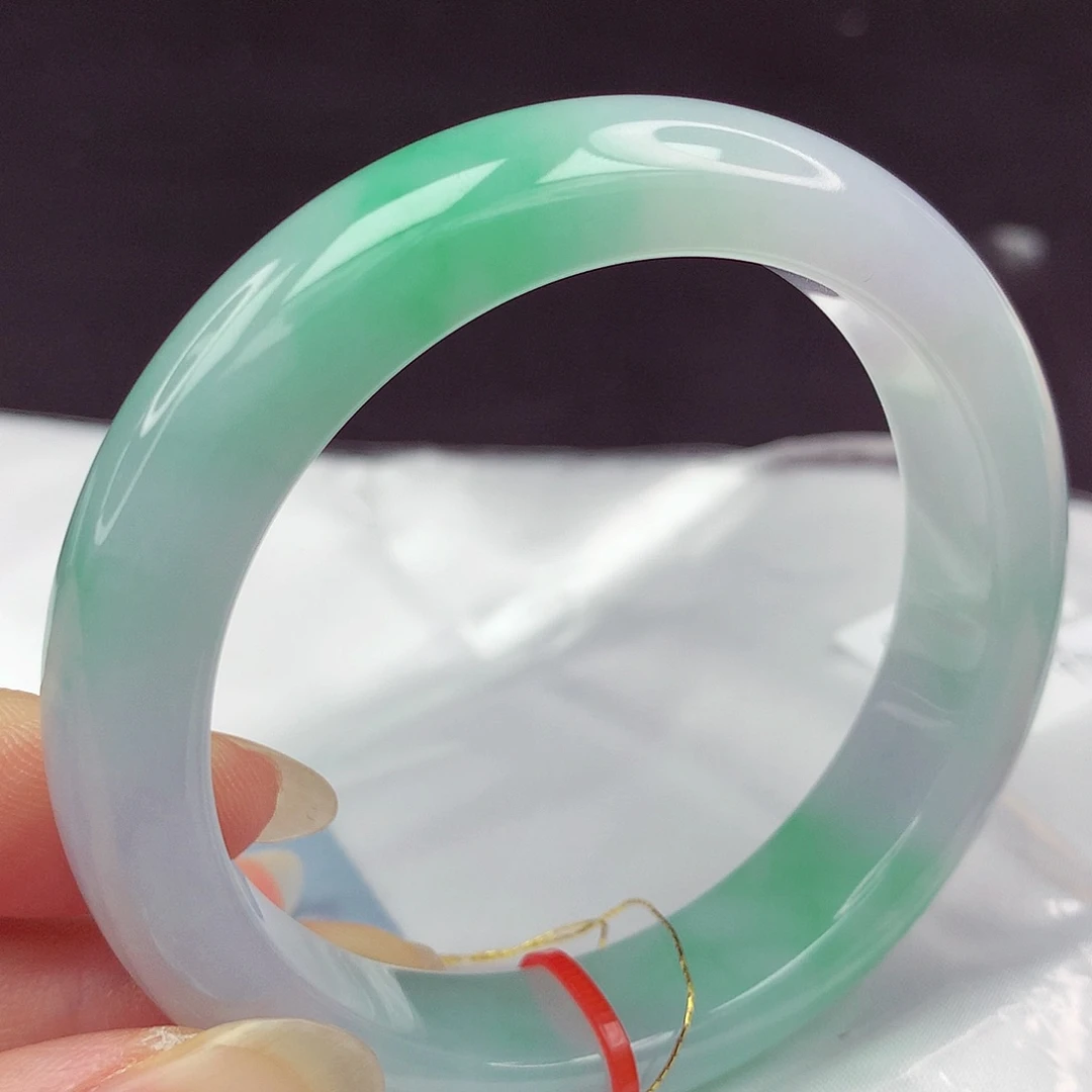 翡翠手镯未镶嵌55圈655