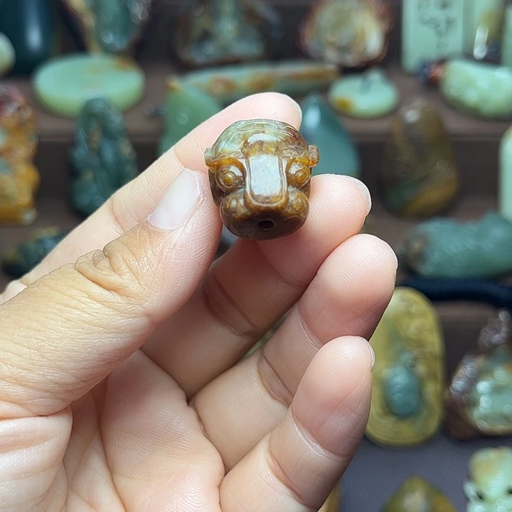 岫岩河磨玉（透闪石质玉）未镶嵌颈饰