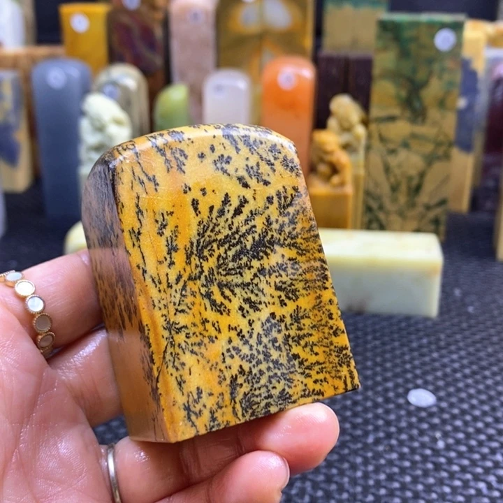 云南石惠****?青田石印章石