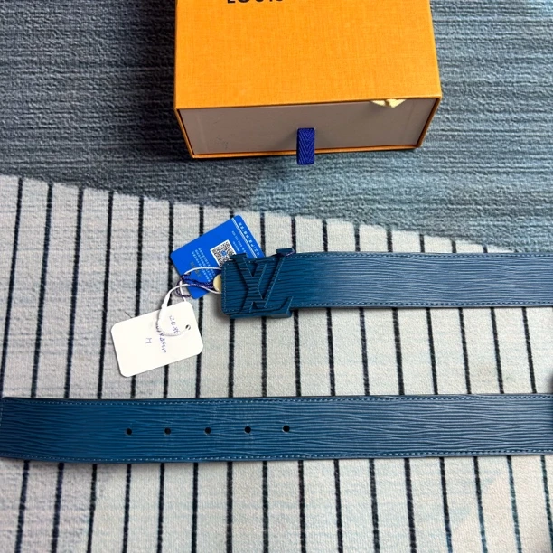 未使用 LouisVuitton/路易威登 路易威登蓝色logo水波纹腰带