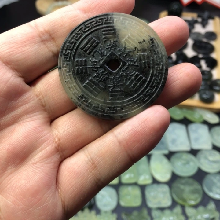 未镶嵌岫玉吊坠(赠链)我****！