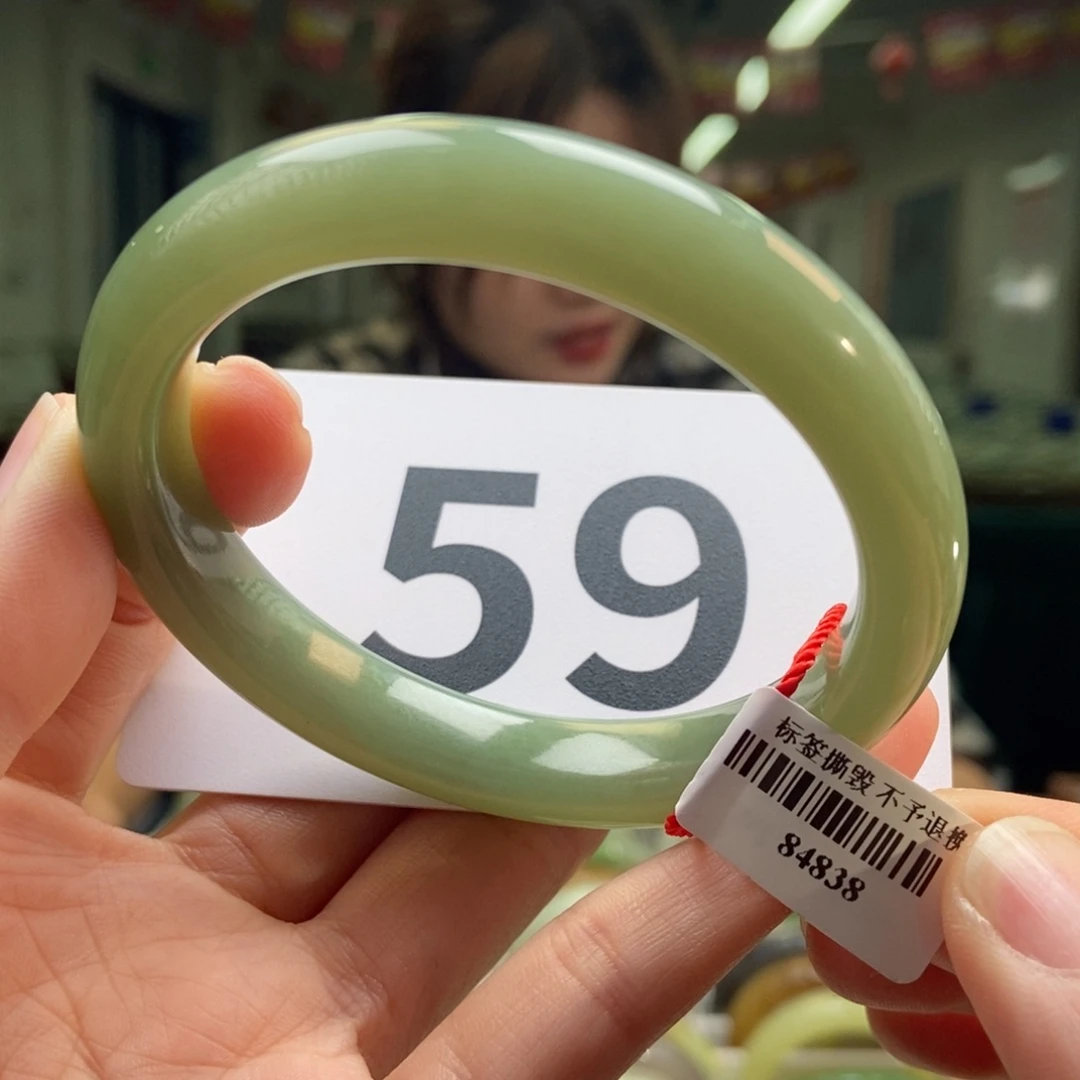 和田玉手镯未镶嵌纹