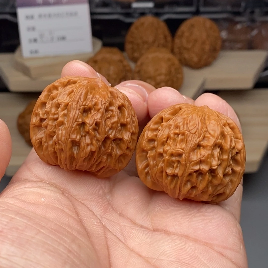 核桃把件 37左右正磨