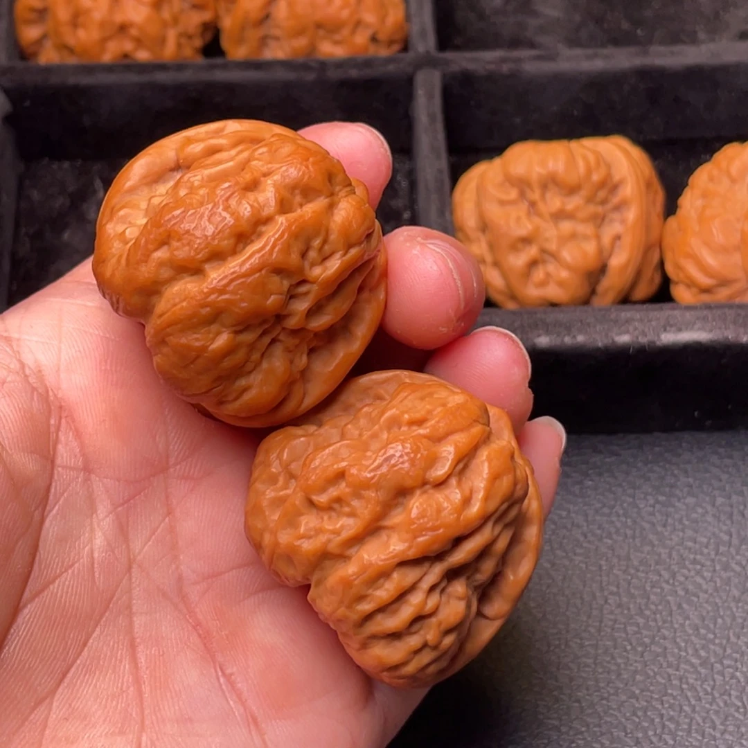 文玩核桃把件秦岭野生核桃