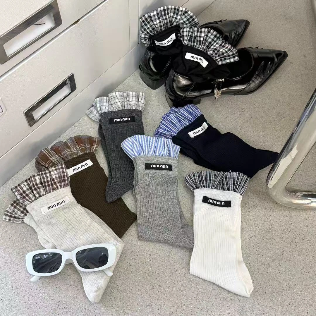 早春新款欧货小众走秀款布标m字母格子花边堆堆袜