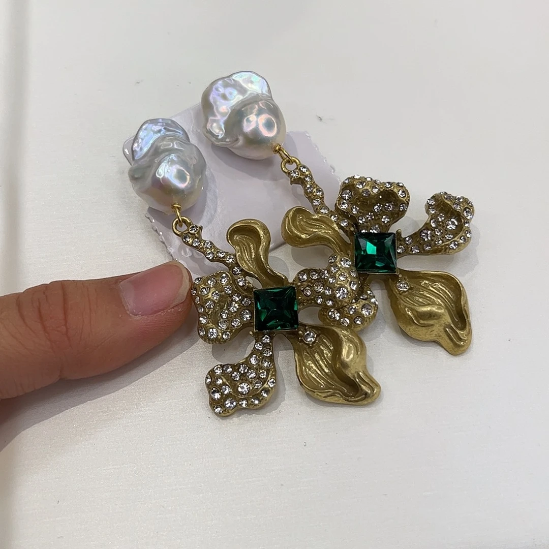 淡水珍珠合金耳饰