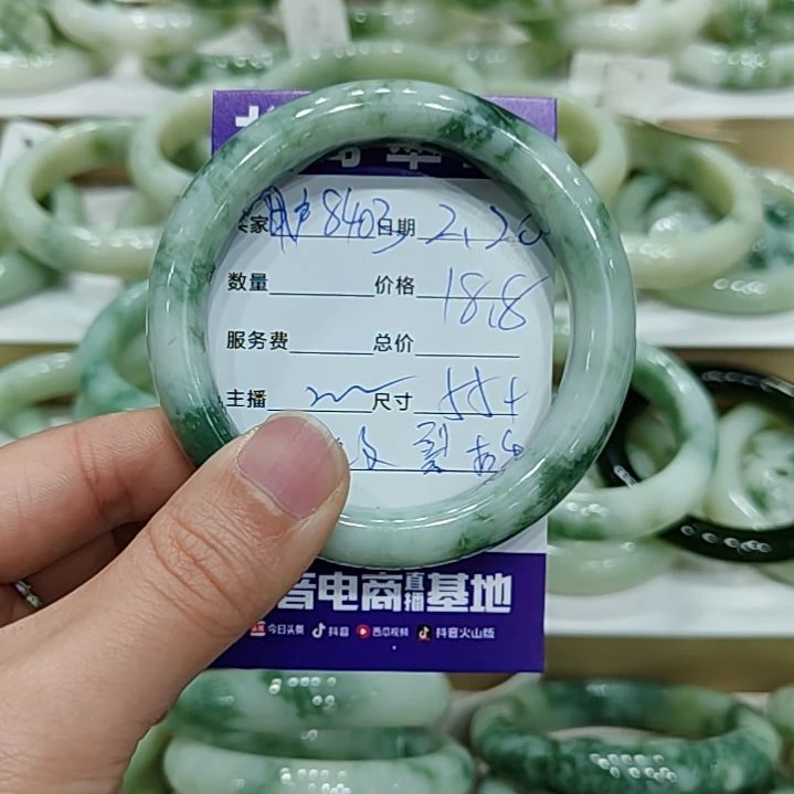 透闪石-蛇纹石玉手镯未镶嵌用****缘