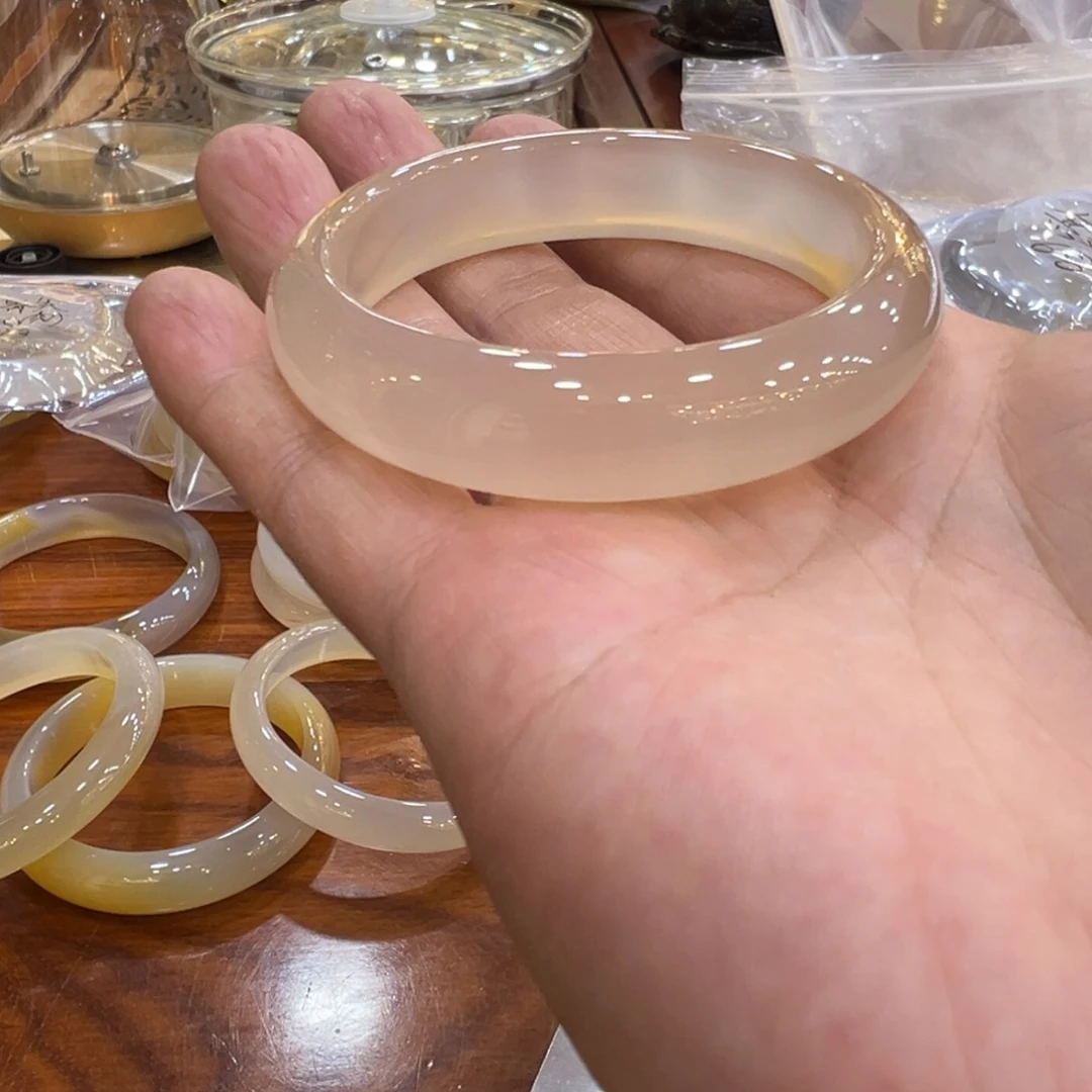 玛瑙/玉髓手镯未镶嵌芬*